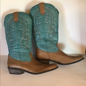 Ladies Coconuts western cowgirl boots 👢💃🌴